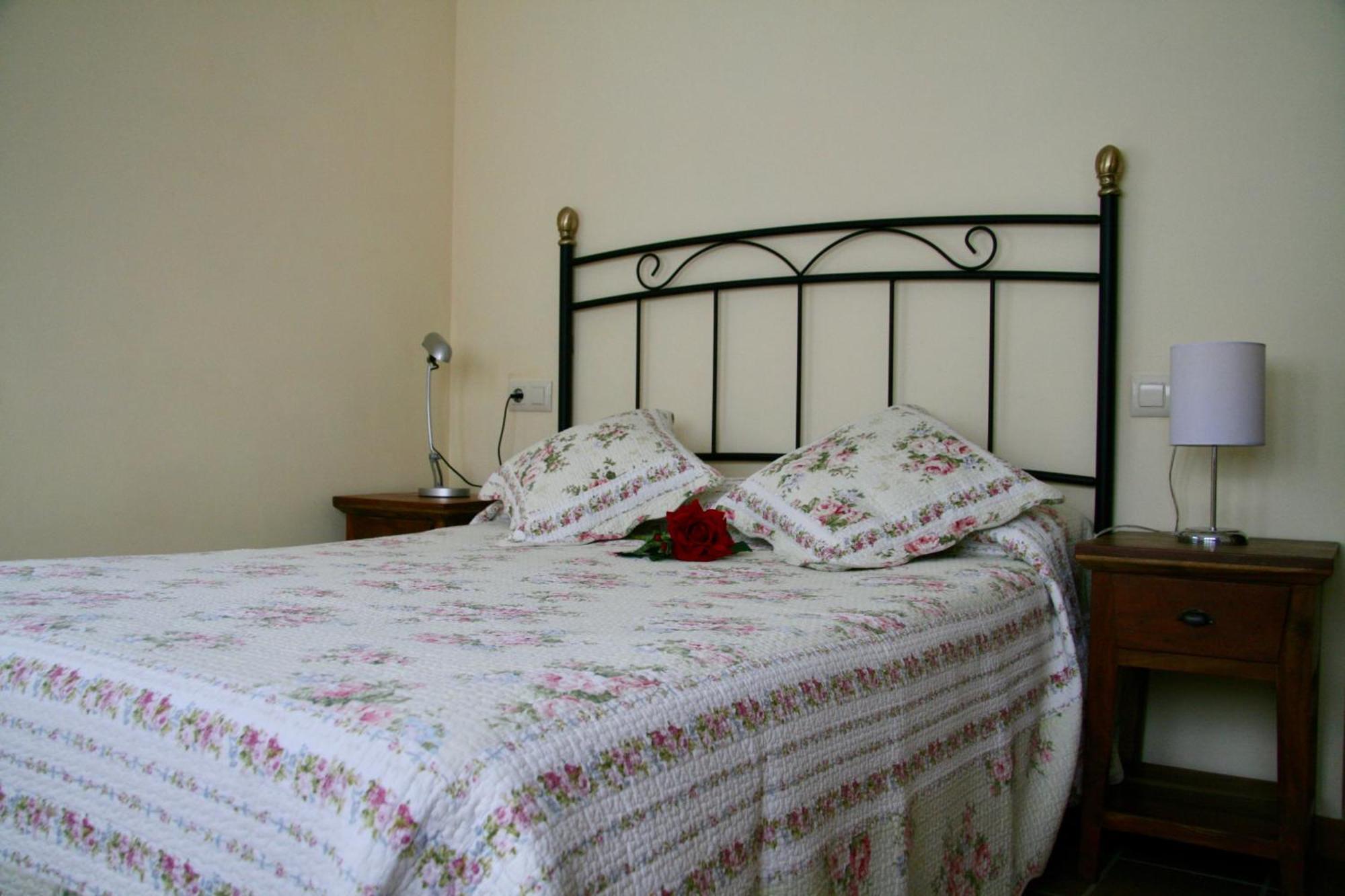 Apartamentos Rurales La Bardenilla Panes Bagian luar foto